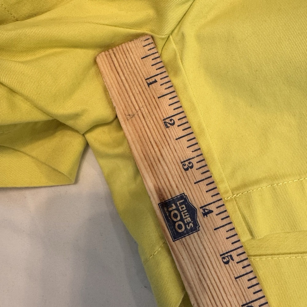 Lands' End Shorts Women's Size 18 Yellow Chino Not Too‎ Low Rise - Picture 8 of 8